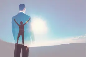 为了生存，为了赚钱，我们不得不去选择那些不利于身心健康的工作图片