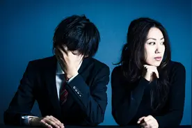 小说：惊，神秘少年醒来竟然发现自己掉到了少妇浴池里......图片