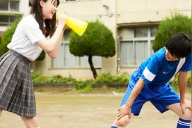小说：身为一个校霸怎么刚转学过来就被女孩子欺负了啊！图片