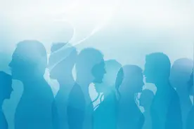 小说：开局满魅力：我用双修功法玩网游图片