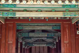 小说：她出来寻找嫡母遇到黑衣人，嫡母问她在作甚，她无奈撒个谎图片