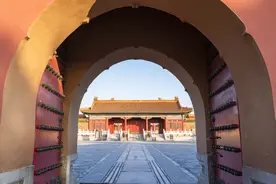 小说：帝后给墨翊寒与夏芷汐创造机会同去江南吴越之地图片