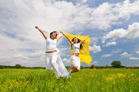 8旬老人身价30个亿，甘愿散尽家财，只为圆儿时梦想图片