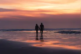 小说：前未婚夫将军，与现未婚夫太子碰面，大型打脸现场图片