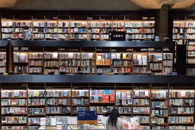 哲学是不断追问的艺术！用思考的力量，跨越时空触摸真理的灵魂图片