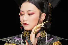 小说：丑女重生后惊艳了全国，太子后悔了图片