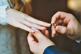 小说：你身上这条裙子，十三万九。你看我像缺钱的？图片