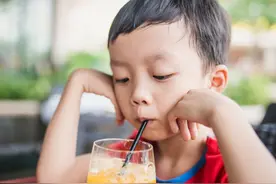 即便是在宣扬男女平等的苏联，从事这项工作的也永远是男人图片