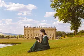 墙上挂满了奇怪形状的长矛，背后的故事令人震撼图片