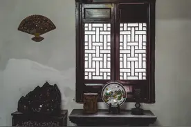 小说：她逃，他追，她插翅难飞。图片