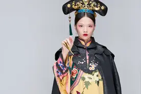 小说：穷途末路，柳暗花明。江中冷水中得命活。图片