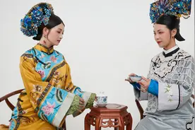 小说：跟着女主斗绿茶，斗皇后，要的就是活出自己！图片
