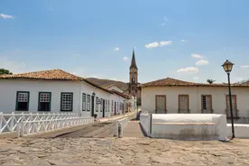 14岁少女孤身一人来到俄国，3年后直接在当地买下了一座图书馆图片