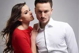 小说：S8全球总决赛四分之一决赛，RNG即将落败，替补ADC登场……图片