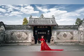 小说：穿越后，赐婚给从未谋面的战神王爷，听闻那王爷十分丑陋！图片