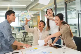 ▼ 4 肯定人们的积极行为图片
