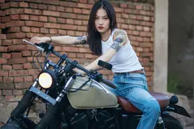 小说：游戏开局，他就抽到了极品SSS天赋！图片
