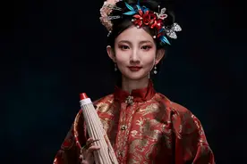 小说：惨！养了仨徒弟，全围着我转，可我是直男！图片
