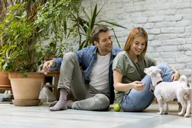 小说：人声鼎沸的欢呼中，我只奔向你，拥抱你！图片