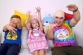 孩子们与爸爸有趣的亲子休闲娱乐互动！