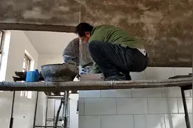 山西晋中农村盖房子，用墙砖把内墙全贴出来，便宜又好看