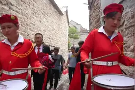 贵州一帅哥结婚，新郎走路去迎亲，这地方好美，配这首歌好合适视频封面