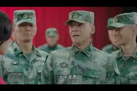 军旅：说话算数，没想到他还真的穿着裙子，太妖媚了吧视频封面