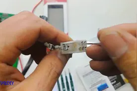 上网买了一套钛钢工具！这工具拆卸电线接插端子好用的很！看效果