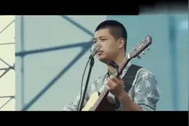 马頔深情献唱《南山南》，曲子很忧伤，故事很动人视频封面