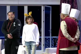 女儿领个男人回家，爸爸的反应是不是有点过度了？亮点在姐夫身上视频封面