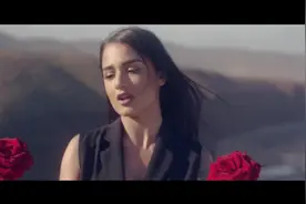 法国女声Florina，美貌与才华并存！《Va va vis》超好听！