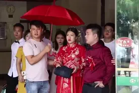 漂亮姑娘出嫁，新娘怀孕挺着大肚结婚，新郎大哥正在求婚，能力强视频封面