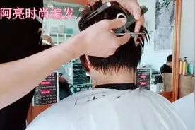 怎么能让发量少的头发不烫 就会显的发量多 蓬松自然短发修剪