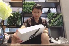 旅拍用相机无法自拍怎么办，小伙买了这个装备再也不愁了视频封面