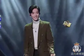 肖战那英合唱《跟着感觉走》，神仙合作，还没唱完就被选择了！视频封面