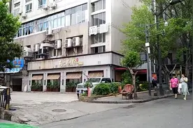 实拍攀枝花市第一批商品房凤凰小区，曾经的富人区，如今怎么样了视频封面