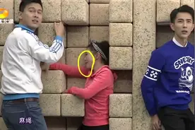 麦咭：“飞机撒酒红色烟雾是在干什么”，魏哲浩秒答，厉害了