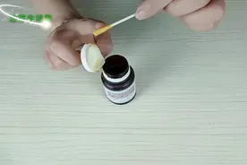指甲长在肉里太痛苦，学会这一招，让指甲恢复正常生长，告别疼痛视频封面