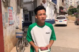 韦庆达家的宝宝今天终于上户口了，早早就去派出所办理入户手续了视频封面