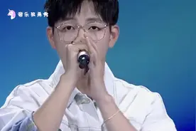 《那些年》的胡夏，现场一首《凤凰花开的路口》，一下子就爱上了