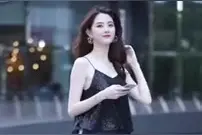 普通的小姐姐笑起来也很迷人啊！ 这么清纯的女孩子