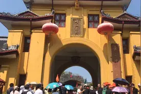 《老田在桂林》桂林龙脉所在地，秀峰区靖江王府！来沾一沾王气!视频封面