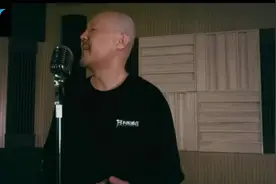 不同版本《日不落》腾格尔竟然唱出了草原的味道。视频封面