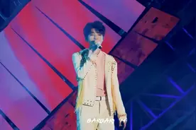 TFBOYS演唱会《剩下的盛夏》，王俊凯总是那么耀眼！视频封面