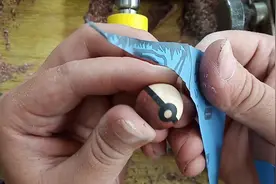 「原创」教你们如何用3块小木料做个精灵球