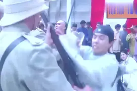 其实蜈蚣的克星就是公鸡 长见识了 ！视频封面