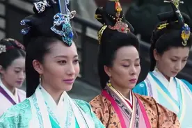 姝公主与秦王四目相视，双方眉眼带笑含情脉脉，真是温馨视频封面