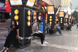 昆明南屏步行街，是昆明最繁华的老街区，也是美女最多的商业街视频封面