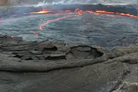 埃塞俄比亚尔塔阿雷火山熔岩湖泊，是地球上仅存的6大熔岩湖之一视频封面
