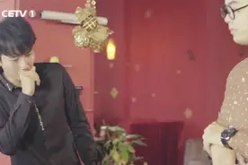 小鱼在网上买潮牌男装，穿上身被大家嘲笑，这是女装？视频封面
